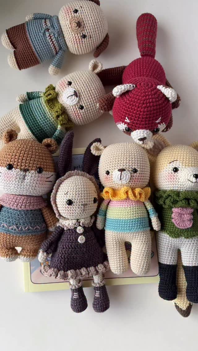 Mon nouveau livre “Le petit monde de Khuc Cay à colorier” 💛
-
#khuccay #monhiart #amigurumi #dessin #coloriage