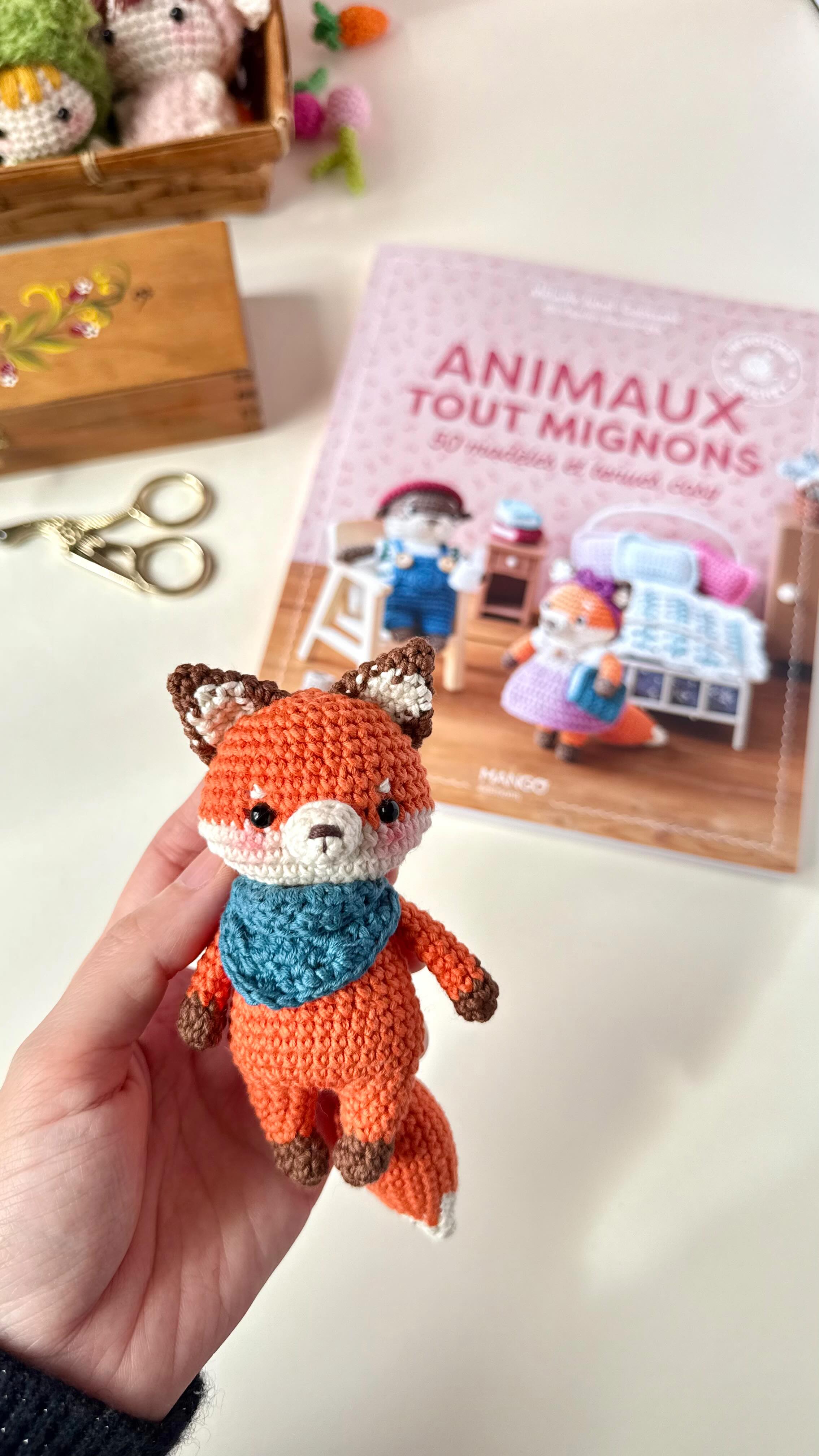 Je découvre l’univers tout doux de Mélanie @lafabriquedessonges dans son livre « Animaux tout mignons » 🥰 Vous me rejoignez pour crocheter ce petit renard trop adorable ? 🦊
-
#crochet #amigurumi #khuccay #lespetitesmainsdekhuccay #crocheting