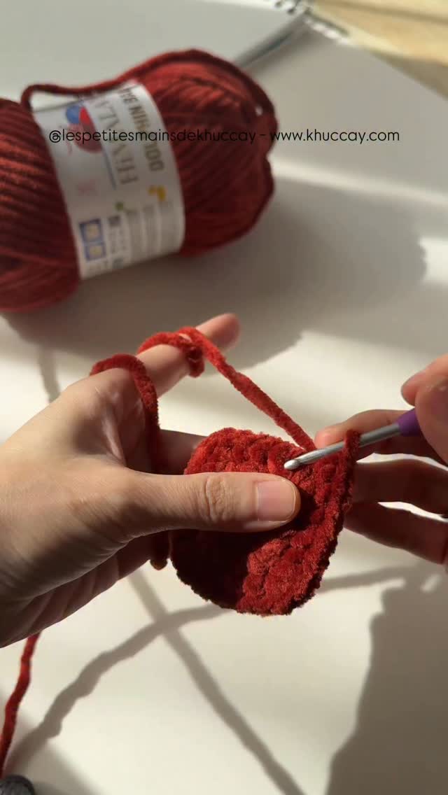 Crocheting on a peaceful afternoon 💛
-
#khuccay #lespetitesmainsdekhuccay #amigurumi #crochet #redpanda