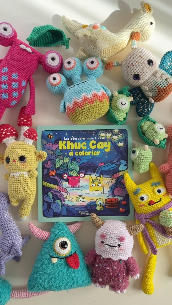 “Les adorables monstres de Khuc Cay à colorier”
-
un livre de coloriage rempli de 45 dessins à découvrir et à colorier (si vous êtes intéressés par un exemplaire dédicacé et préparé avec soin par moi-même, n’hésitez pas à me contacter en mp 💌)
#khuccay #khuccaycolors #lespetitesmainsdekhuccay #coloriage #lespetitsmonstresdekhuccay