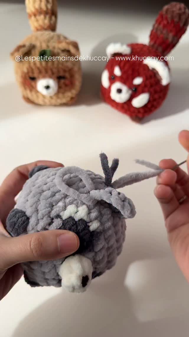 Bringing these toys to life through every stitch 💛
-
#khuccay #lespetitesmainsdekhuccay #crochet #amigurumi #sewing