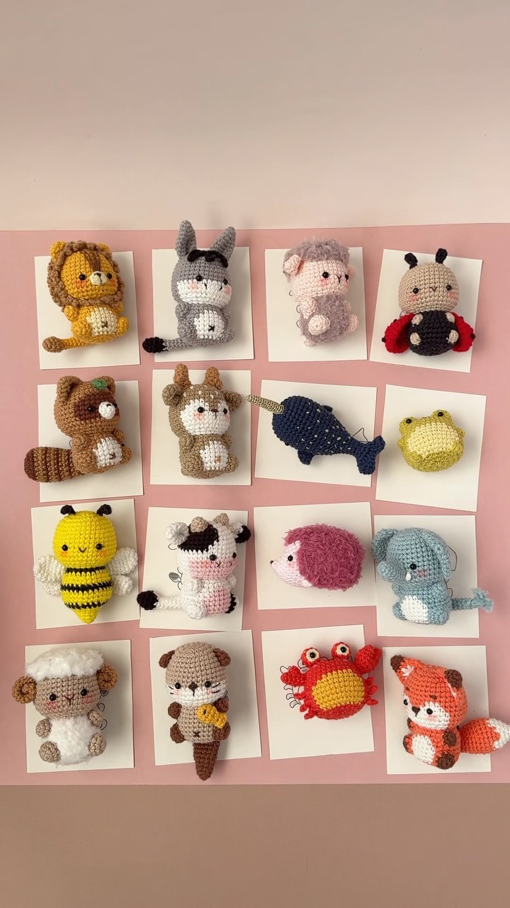 Le Minimonde de Khuc Cay 💛
-
Livre publié chez Eyrolles
Fils DMC Happy Cotton
Crochet 2,5 mm
Dimensions des animaux : 6 - 10 - 14 cm
#leminimondekhuccay #khuccay #lespetitesmainsdekhuccay #crochet #amigurumi